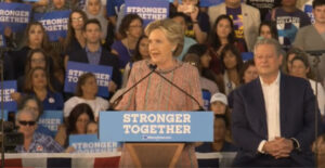 Läs mer om artikeln Al Gore öppnar för Clinton att tala klimat